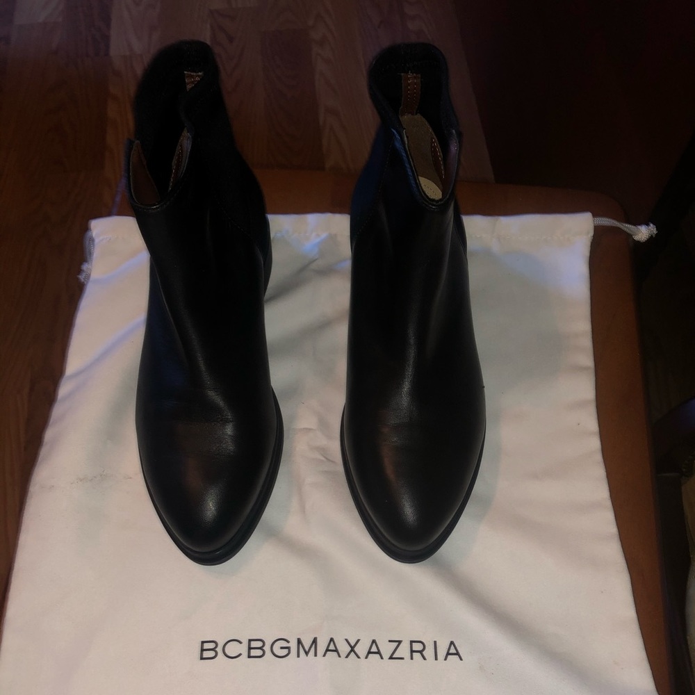 BCBG CLASSIC FLAT BOOT IN BLACK NEW NEVER WORN